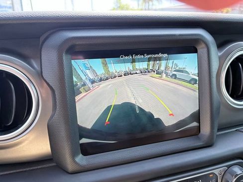 Used 2023 Jeep Wrangler Unlimited Rubicon 4xe AWD/4WD image 19