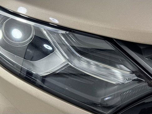 Used 2019 Chevrolet Equinox LT image 39