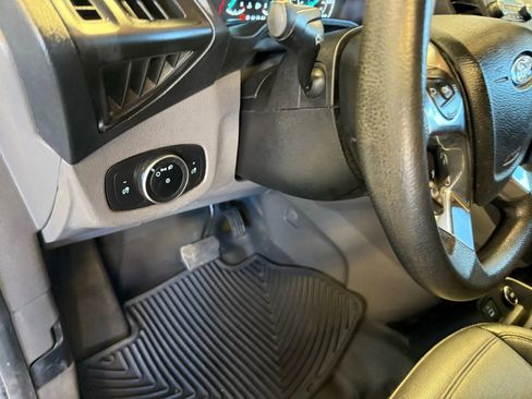 Used 2019 Ford Transit Connect XL image 10