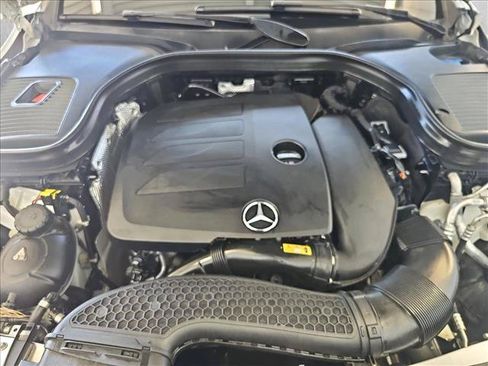 Used 2020 Mercedes-Benz GLC 300 image 27