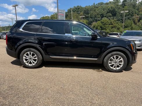 Used 2021 Kia Telluride LX FWD image 3