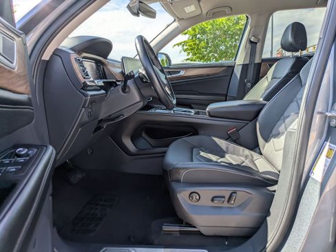 Used 2024 Volkswagen Atlas SE AWD/4WD image 18