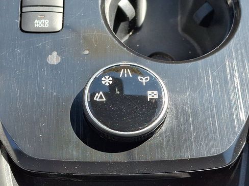Used 2024 Nissan Rogue SV AWD/4WD image 24