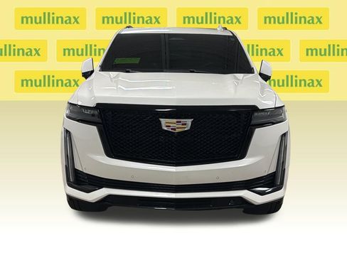 Used 2022 Cadillac Escalade Sport Platinum w/ Heavy-Duty Trailer Package AWD/4WD image 6
