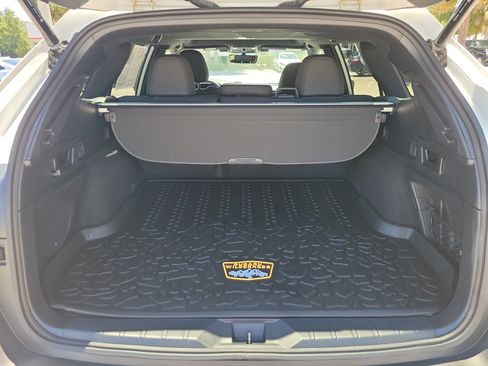 Used 2025 Subaru Outback Wilderness AWD/4WD image 8