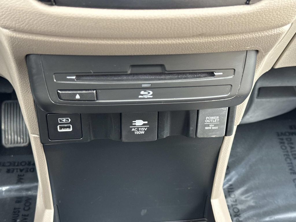 Used 2023 Honda Odyssey Elite image 8