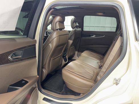 Used 2016 Lincoln MKX Reserve w/ Technology Package FWD image 15