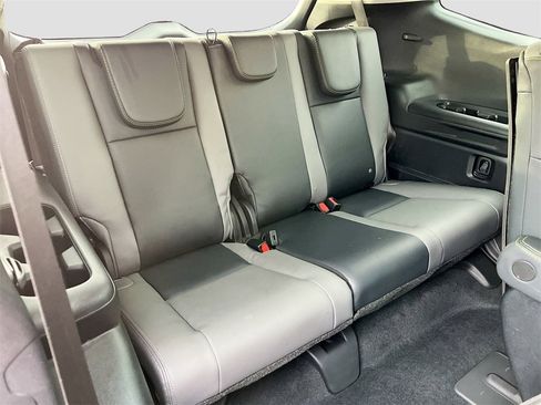 Used 2024 Subaru Ascent Onyx Edition image 27