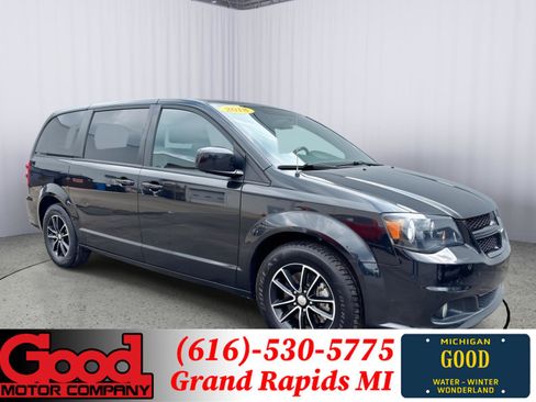 Used 2018 Dodge Grand Caravan SE FWD image 1