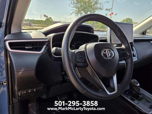 Used 2026 Toyota Corolla Cross XLE FWD image 11