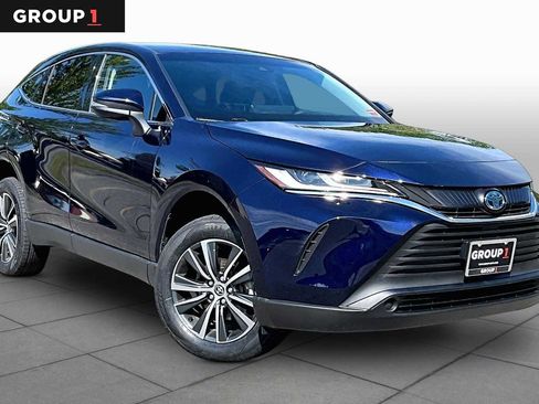 Used 2023 Toyota Venza LE AWD/4WD image 3