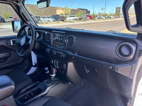 Used 2023 Jeep Wrangler Sport AWD/4WD image 19