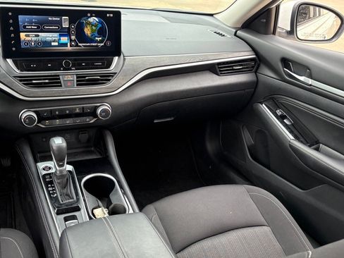 Certified 2023 Nissan Altima 2.5 SV w/ SV Premium Package image 12