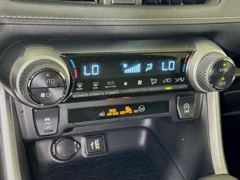 Used 2025 Toyota RAV4 XLE FWD image 14