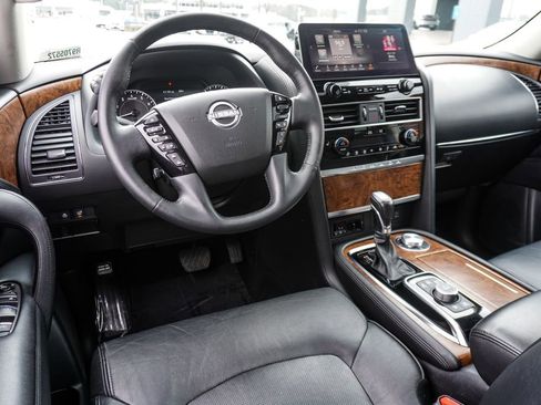 Used 2024 Nissan Armada SL image 16