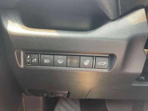 Used 2022 Toyota RAV4 XLE w/ Convenience Package AWD/4WD image 24