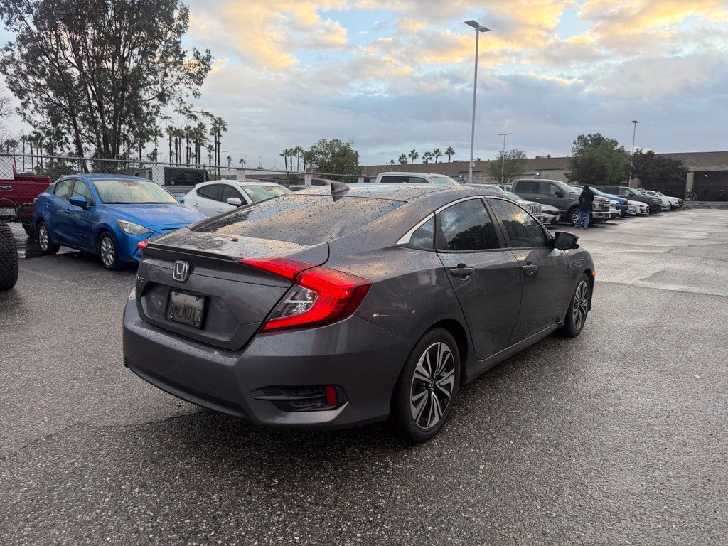 Used 2017 Honda Civic EX-T image 3