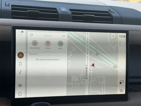 Used 2025 Land Rover Defender 110 X-Dynamic SE image 24