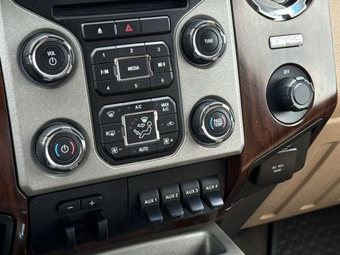 Used 2014 Ford F350 Lariat w/ Lariat Ultimate Package image 25