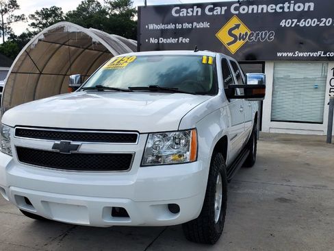 Used 2011 Chevrolet Avalanche LS RWD image 2