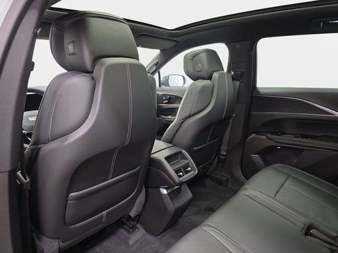 Certified 2024 Cadillac Lyriq Luxury image 10