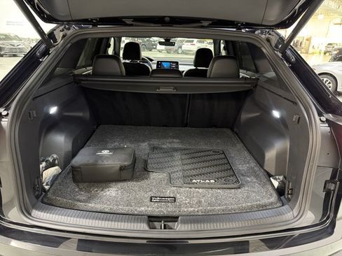 Certified 2024 Volkswagen Atlas Cross Sport SE AWD/4WD image 12