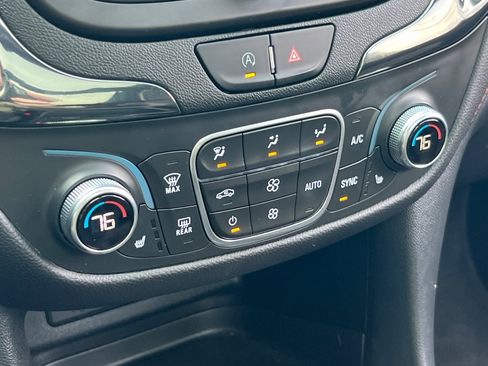 Used 2023 Chevrolet Equinox RS image 21