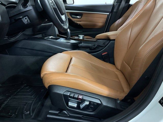 Used 2017 BMW 330i xDrive Sedan AWD/4WD image 30