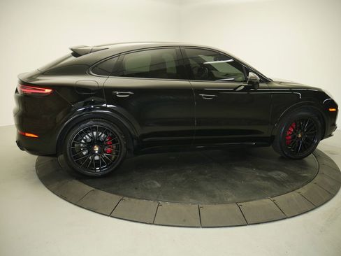 Certified 2023 Porsche Cayenne GTS AWD/4WD image 9