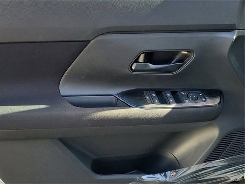 New 2026 Nissan Kicks S image 12