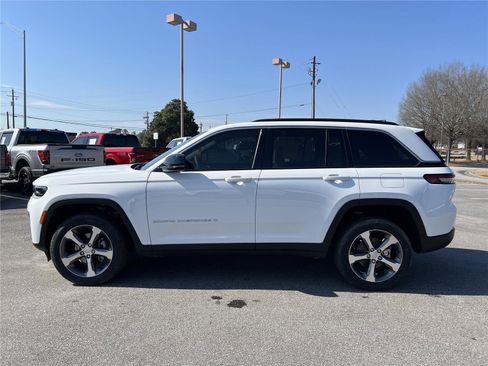 New 2026 Jeep Grand Cherokee Limited image 9
