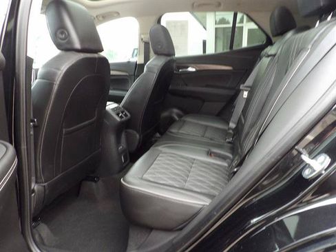 Certified 2023 Buick Envision Avenir AWD/4WD image 32