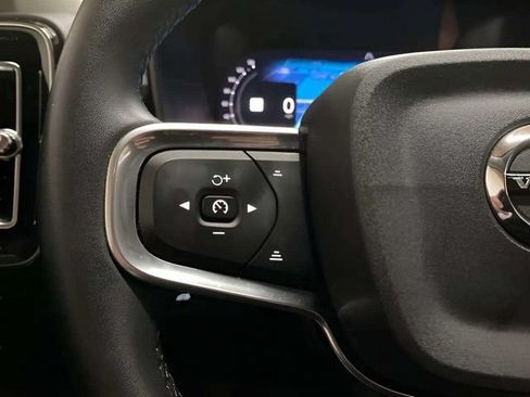 Used 2025 Volvo XC40 B5 Plus AWD/4WD image 34
