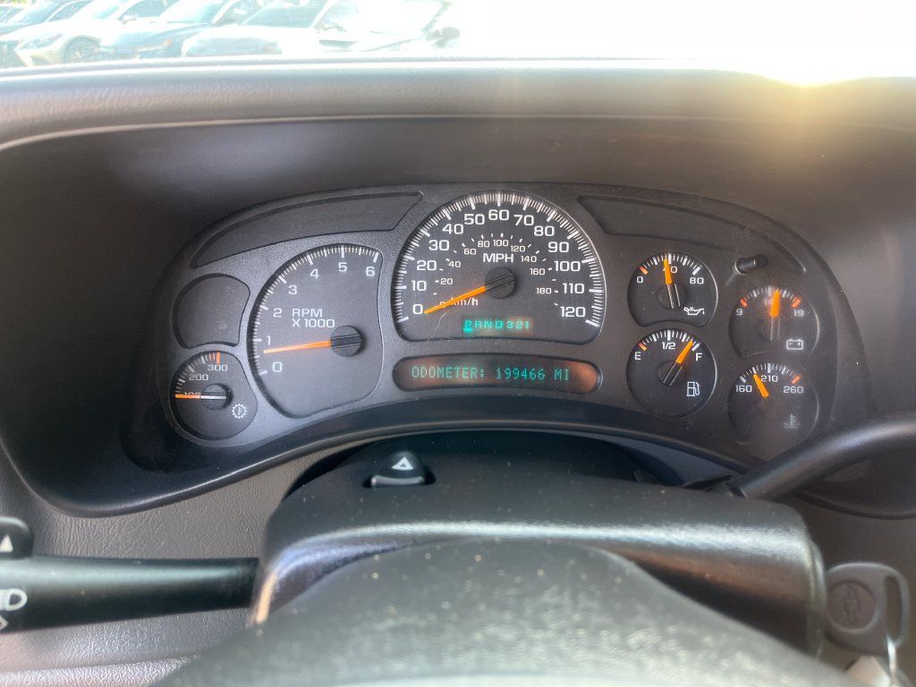 Used 2005 Chevrolet Silverado 2500 LS AWD/4WD image 17