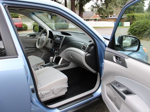 Used 2012 Subaru Forester 2.5X Premium w/ All-Weather Pkg image 14