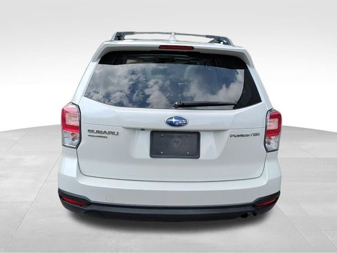 Used 2018 Subaru Forester 2.5i Premium w/ All-Weather Package AWD/4WD image 4