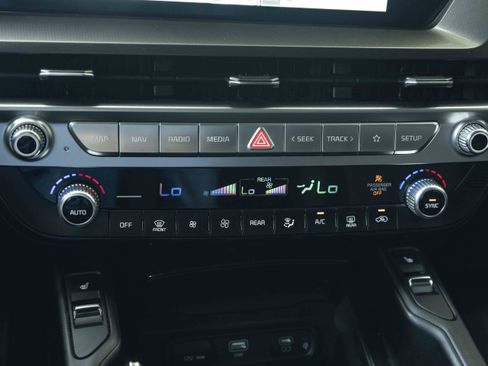 Used 2025 Kia Telluride S FWD image 33