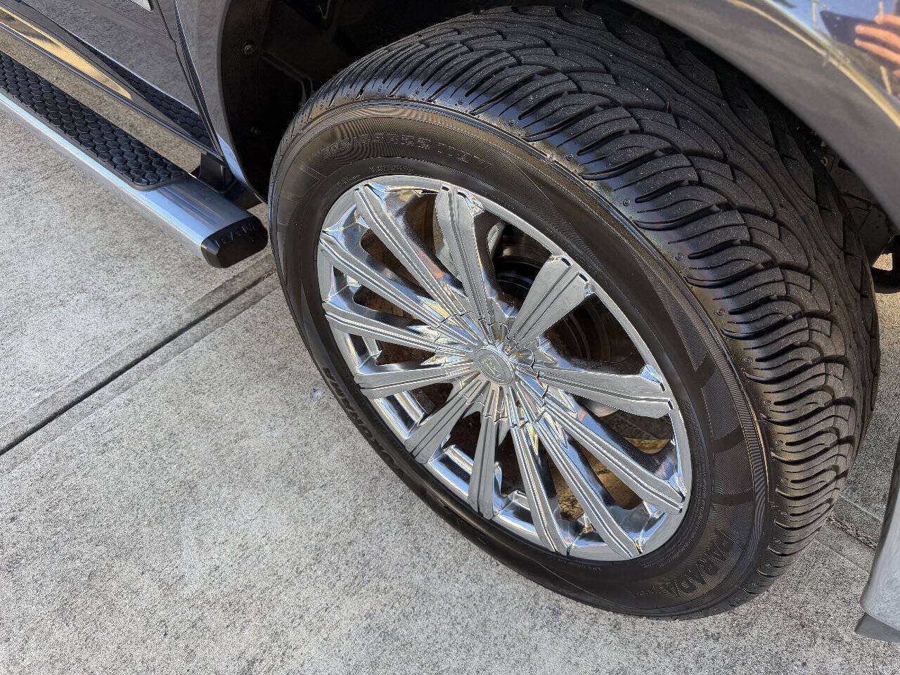 Used 2015 RAM 1500 Limited RWD image 8