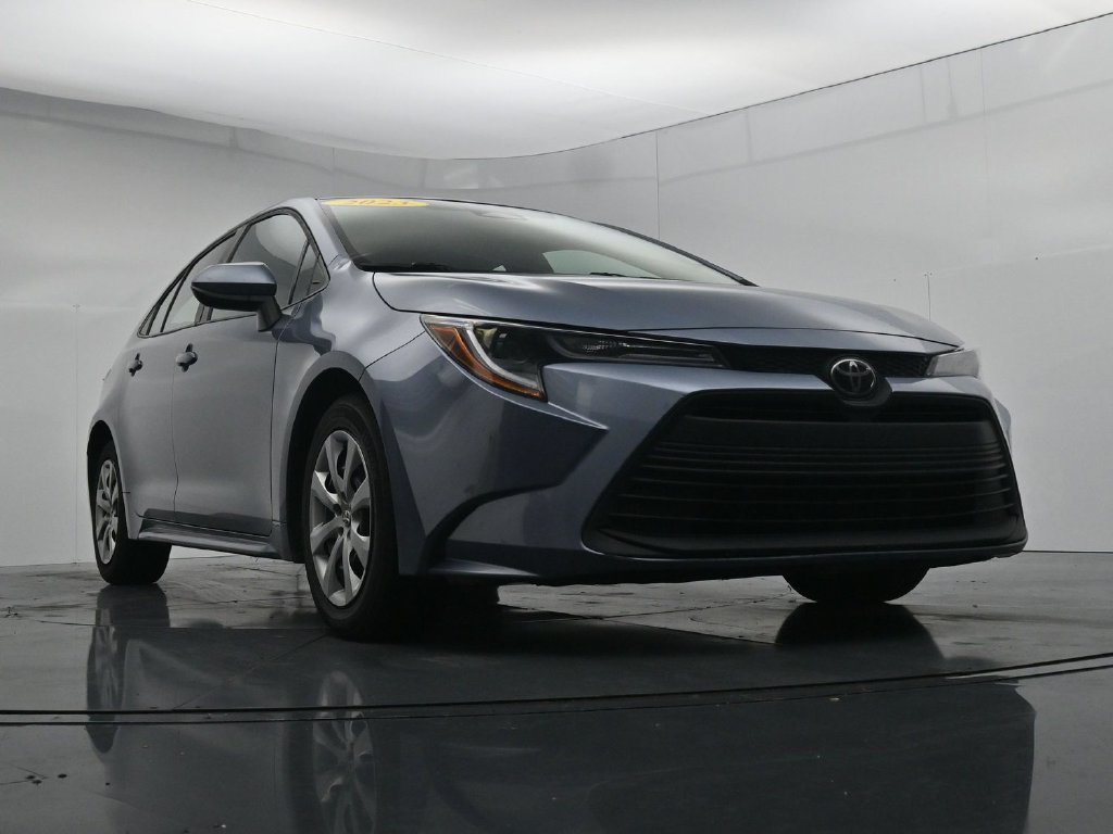 Used 2023 Toyota Corolla LE FWD image 32