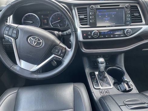 Used 2019 Toyota Highlander XLE image 15