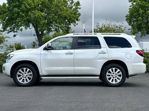 Used 2021 Toyota Sequoia Platinum AWD/4WD image 7