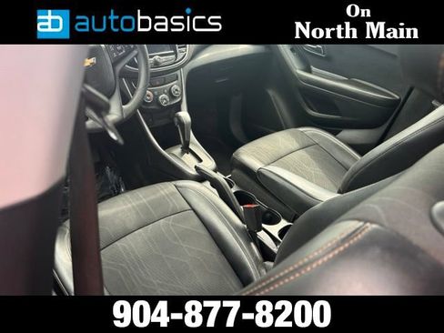 Used 2021 Chevrolet Trax LT FWD image 18