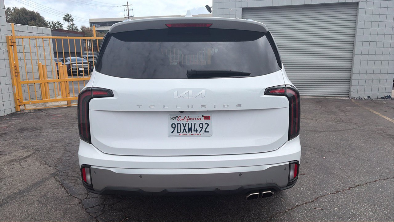 Certified 2023 Kia Telluride EX w/ EX Captain's Chair Package FWD image 4