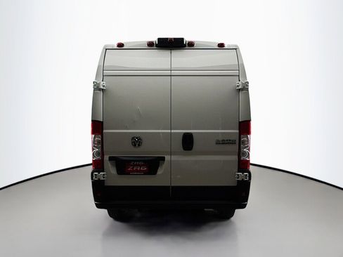 Used 2024 RAM ProMaster 2500 w/ Convenience Group FWD image 4