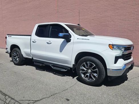 Used 2025 Chevrolet Silverado 1500 LT AWD/4WD image 3