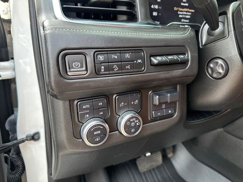 Used 2023 GMC Yukon XL Denali Ultimate image 10