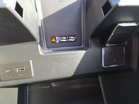 Used 2024 GMC Sierra 2500 AT4 w/ AT4 Preferred Package image 31