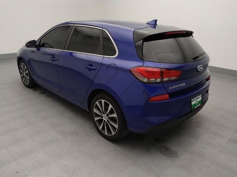 Used 2019 Hyundai Elantra GT image 5