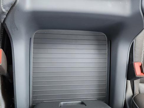 Used 2021 GMC Yukon XL Denali w/ Denali Premium Package image 33