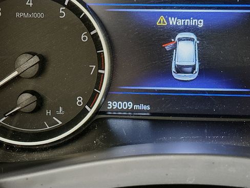 Used 2024 Nissan Murano SV image 19